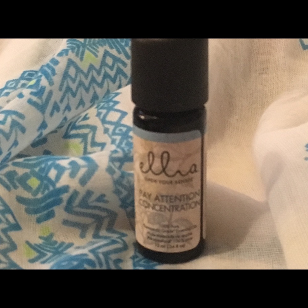 Ellia Essential Oil